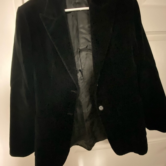 United colours of Benetton black velvet blazer. - Picture 2 of 6